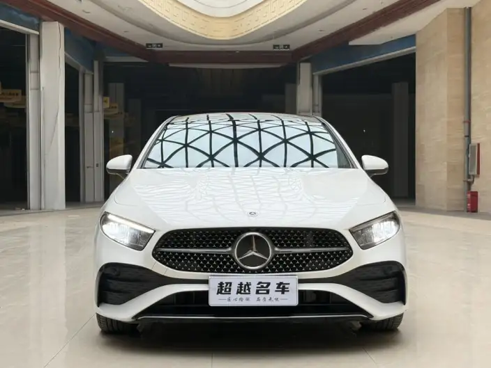 Mercedes-Benz A-class 2024 Model Facelift A 180 L – фото 2