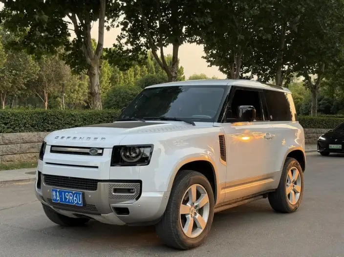 Land Rover Defender 2022 Model 90 P300 X-Dynamic HSE – фото 1