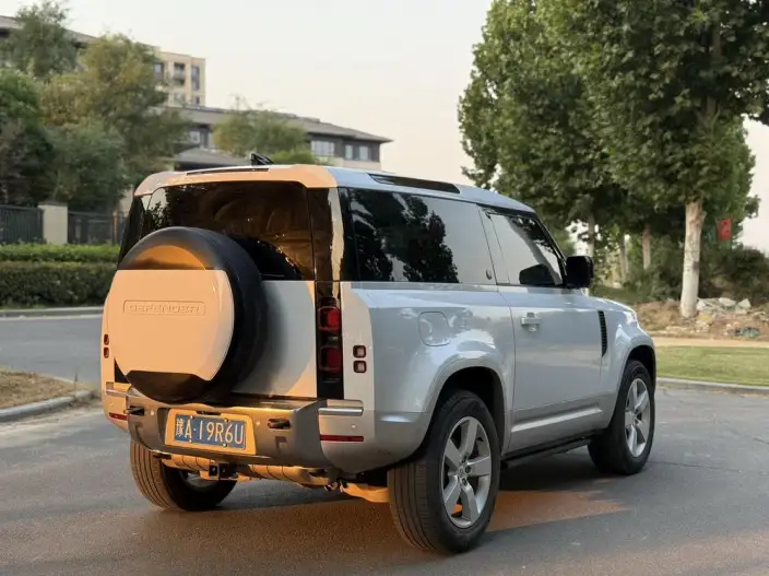 Land Rover Defender 2022 Model 90 P300 X-Dynamic HSE – фото 6
