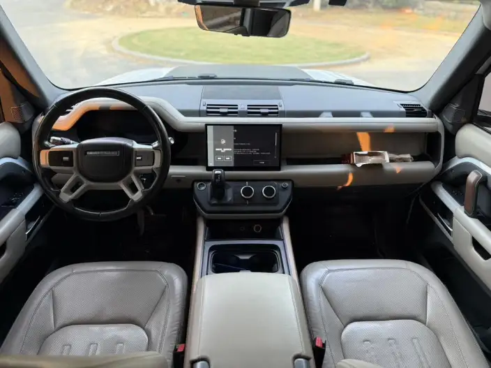 Land Rover Defender 2022 Model 90 P300 X-Dynamic HSE – фото 7