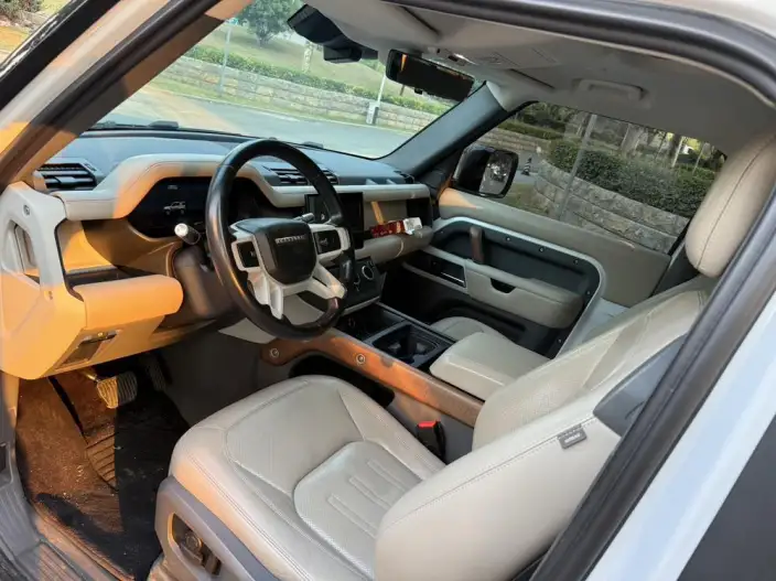 Land Rover Defender 2022 Model 90 P300 X-Dynamic HSE – фото 9