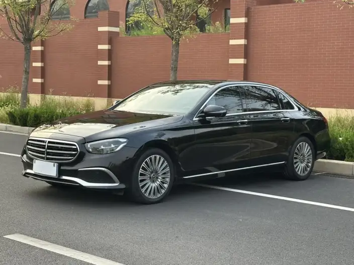 Mercedes-Benz E-Class 2022 Model E 300 L Luxury Model sedan – фото 1