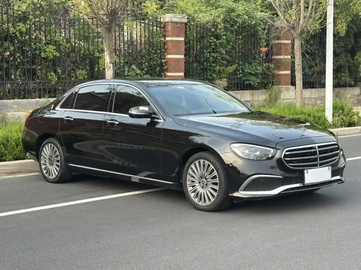 Mercedes-Benz E-Class 2022 Model E 300 L Luxury Model sedan – фото 3