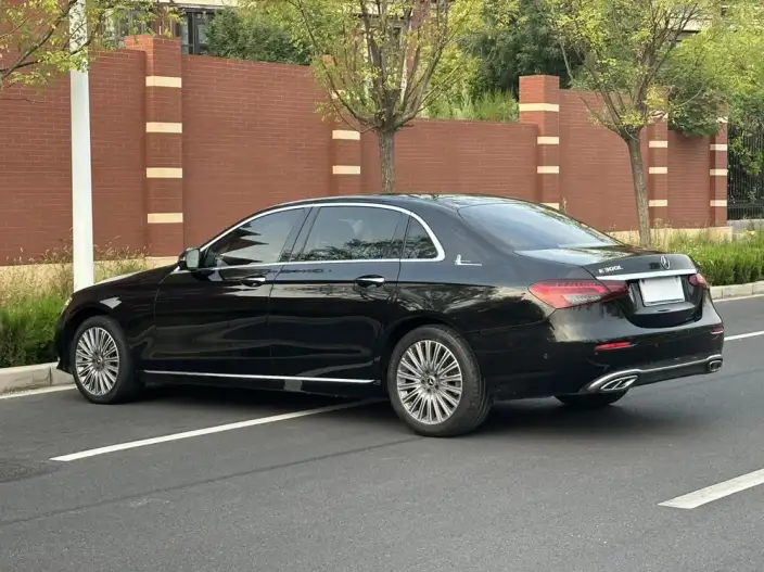 Mercedes-Benz E-Class 2022 Model E 300 L Luxury Model sedan – фото 5
