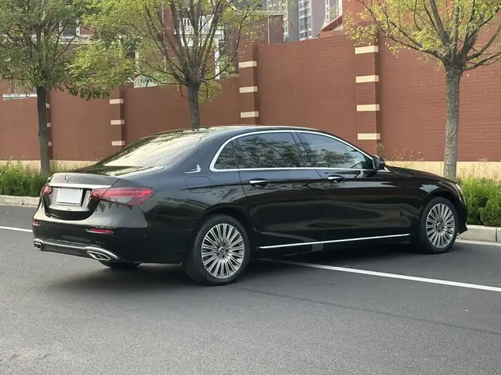 Mercedes-Benz E-Class 2022 Model E 300 L Luxury Model sedan – фото 7