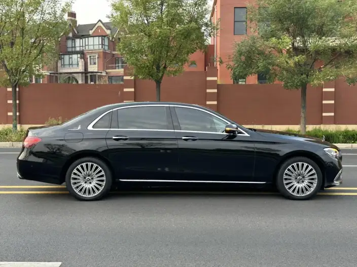 Mercedes-Benz E-Class 2022 Model E 300 L Luxury Model sedan – фото 8