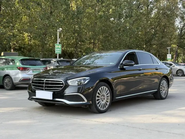 Mercedes-Benz E-Class 2023 Model E 300 L Fashion Model sedan – фото 1