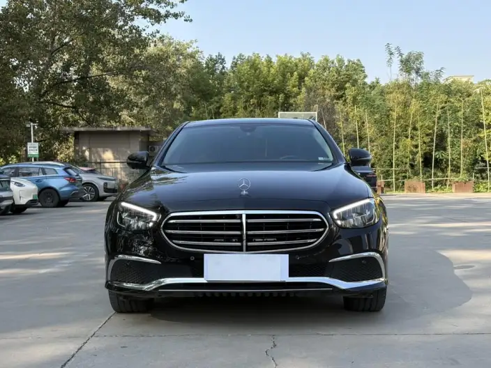 Mercedes-Benz E-Class 2023 Model E 300 L Fashion Model sedan – фото 2
