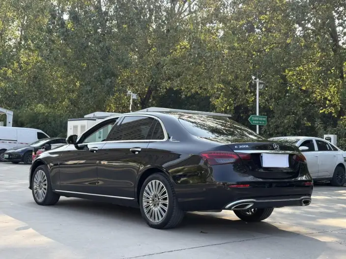 Mercedes-Benz E-Class 2023 Model E 300 L Fashion Model sedan – фото 4