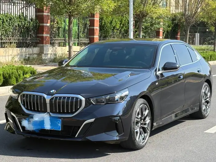BMW 5 Series 2024 Model 530Li Exclusive Model M Sports Set – фото 1