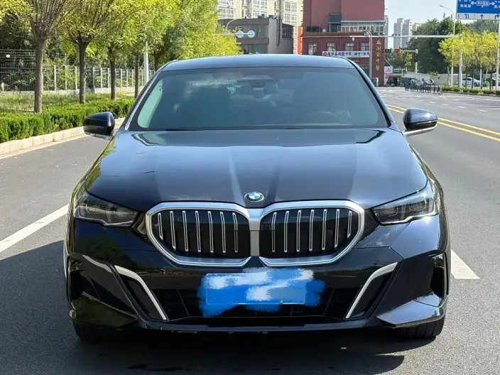 BMW 5 Series 2024 Model 530Li Exclusive Model M Sports Set – фото 2