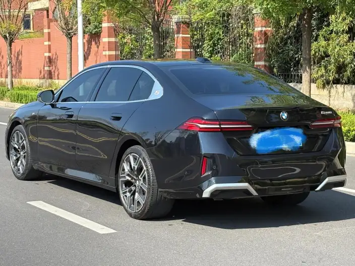 BMW 5 Series 2024 Model 530Li Exclusive Model M Sports Set – фото 5