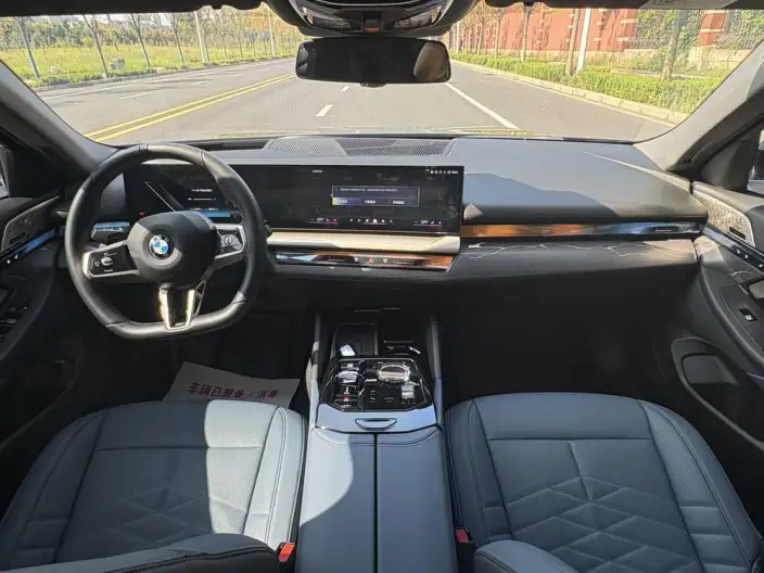 BMW 5 Series 2024 Model 530Li Exclusive Model M Sports Set – фото 10