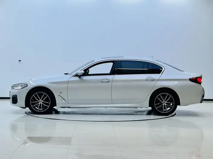 BMW 5 Series 2022 Model Facelift II 525Li M Sports Set – фото 2