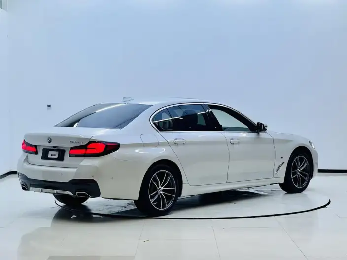 BMW 5 Series 2022 Model Facelift II 525Li M Sports Set – фото 3
