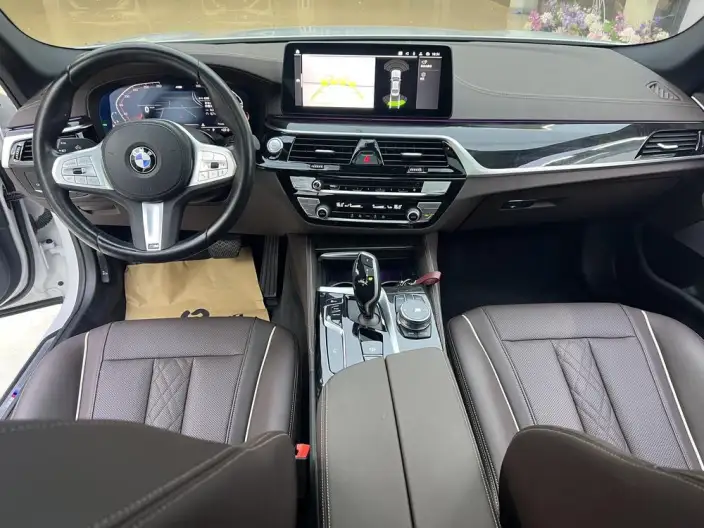 BMW 5 Series 2022 Model Facelift II 525Li M Sports Set – фото 5
