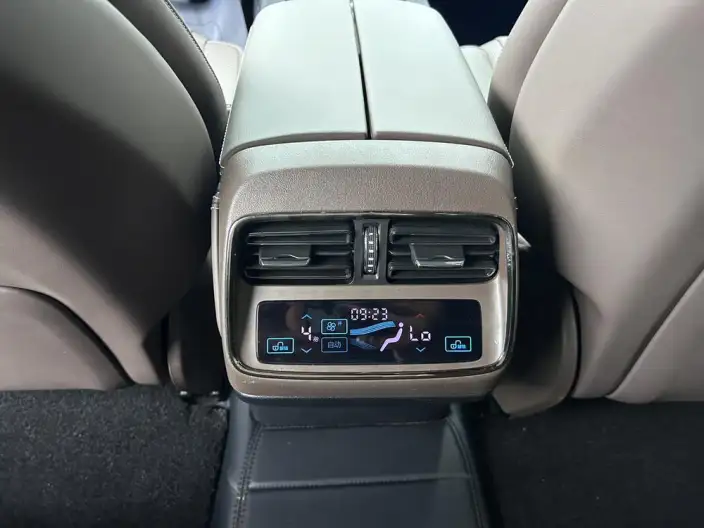 BYD Han DM 2023 Model DM-i Champion Edition 121KM Exclusive Model – фото 9