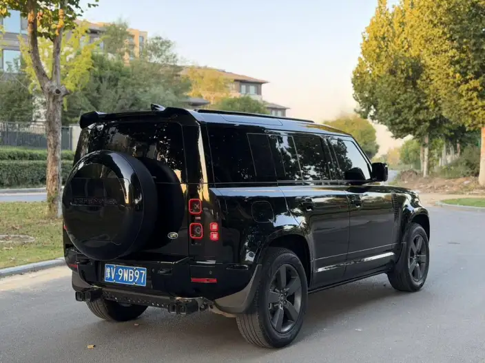 Land Rover Defender 2025 Model 110 3.0T P400 HSE X-Dynamic – фото 6