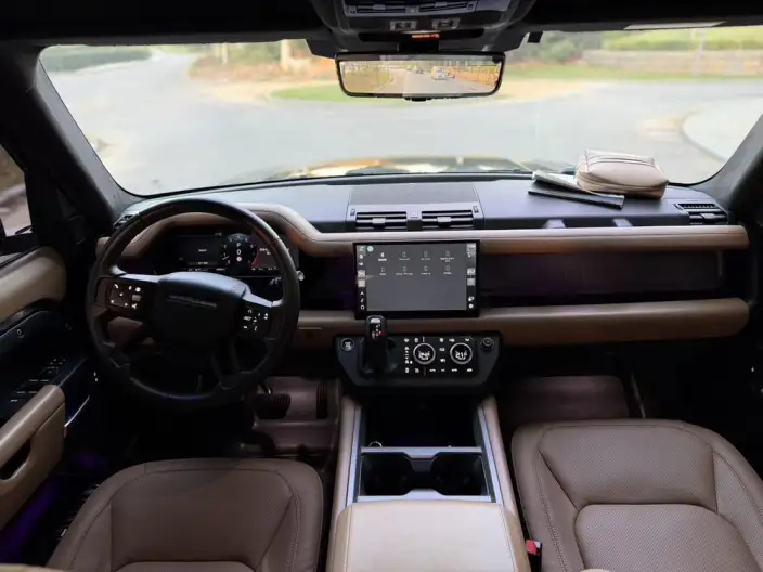 Land Rover Defender 2025 Model 110 3.0T P400 HSE X-Dynamic – фото 7