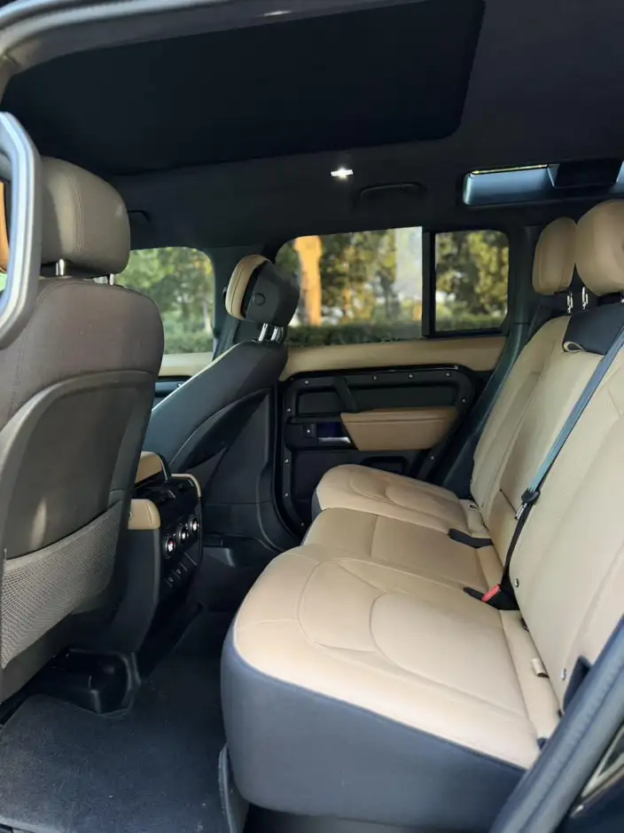 Land Rover Defender 2025 Model 110 3.0T P400 HSE X-Dynamic – фото 10