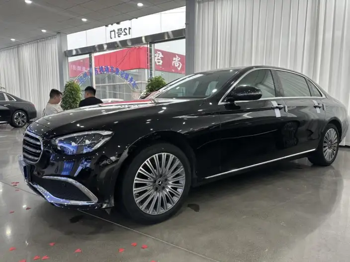Mercedes-Benz E-Class 2023 Model E 300 L Luxury Model sedan – фото 1
