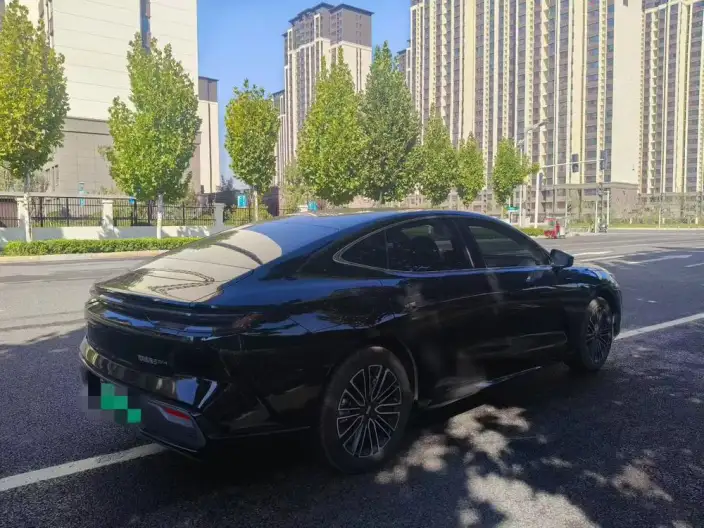Geely Galaxy E8 PHEV 2025 Model 130km EM-i Premium Edition – фото 5