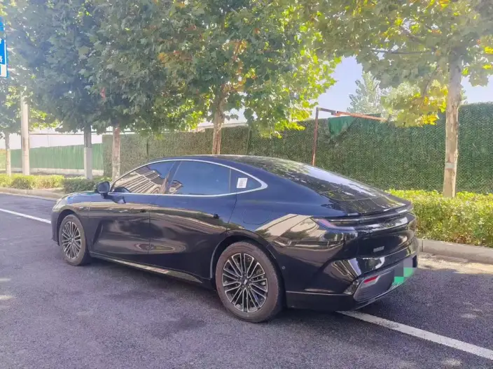 Geely Galaxy E8 PHEV 2025 Model 130km EM-i Premium Edition – фото 6