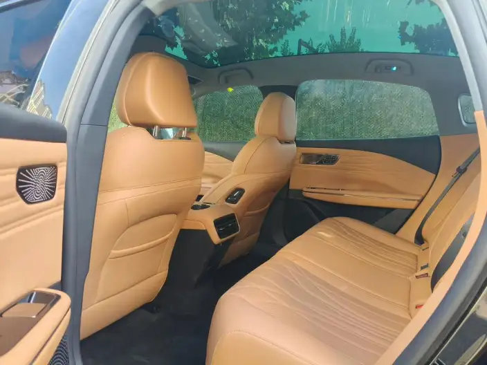 Geely Galaxy E8 PHEV 2025 Model 130km EM-i Premium Edition – фото 9