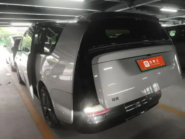 Li Auto MEGA 2024 Model Ultra Edition – фото 2