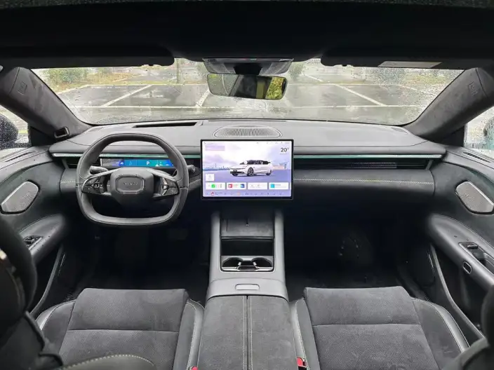 Lynk & Co 10 EM-P 2025 Model 240 4WD Ultra Sports Edition – фото 7