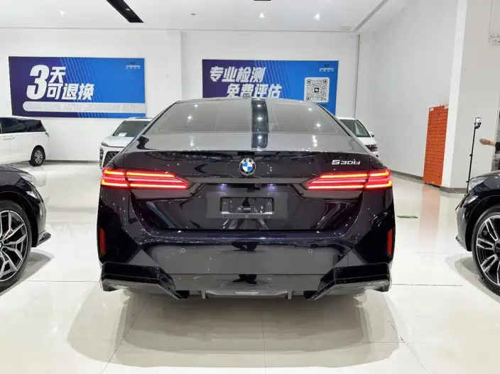 BMW 5 Series 2026 Model 525Li M Sports Set – фото 5