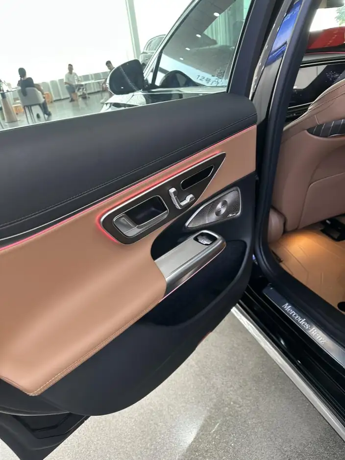 Mercedes-Benz E-Class 2024 Model E 300 L Luxury Model sedan – фото 3