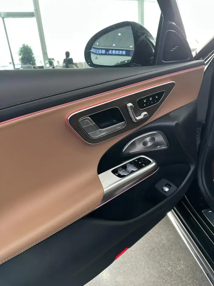 Mercedes-Benz E-Class 2024 Model E 300 L Luxury Model sedan – фото 4