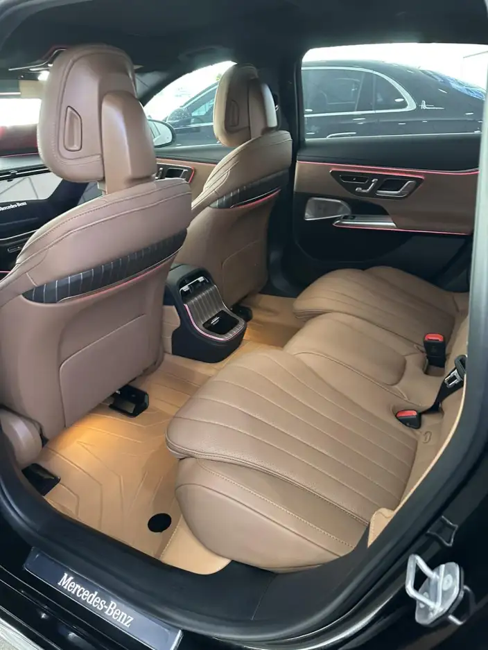 Mercedes-Benz E-Class 2024 Model E 300 L Luxury Model sedan – фото 9