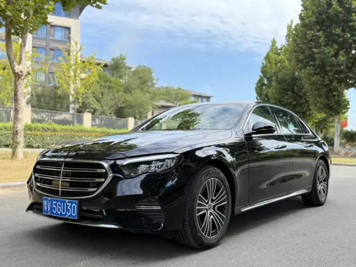 Mercedes-Benz E-Class 2026 Model E 260 L Classic Edition – фото 1