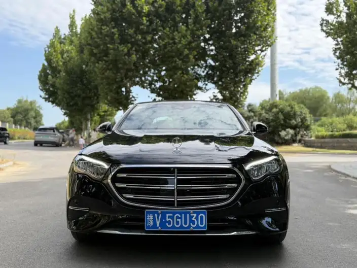Mercedes-Benz E-Class 2026 Model E 260 L Classic Edition – фото 2
