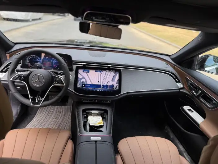 Mercedes-Benz E-Class 2026 Model E 260 L Classic Edition – фото 7