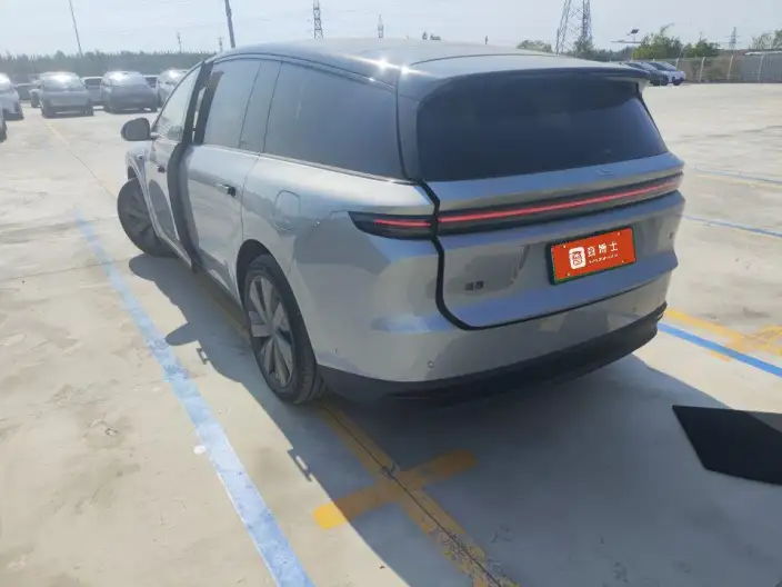 Li Auto i8 2025 Model Standard Edition – фото 3