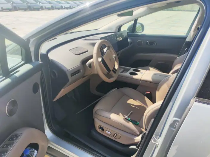 Li Auto i8 2025 Model Standard Edition – фото 8