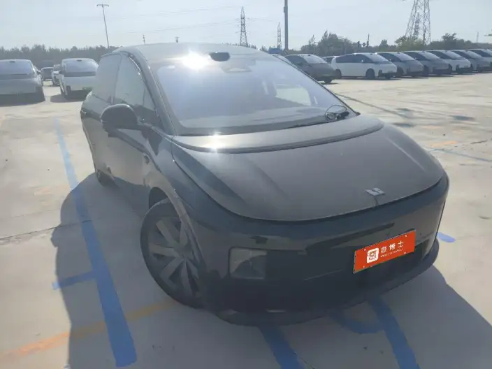 Li Auto i8 2025 Model Standard Edition – фото 2