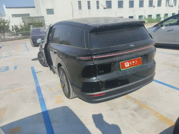 Li Auto i8 2025 Model Standard Edition – фото 3