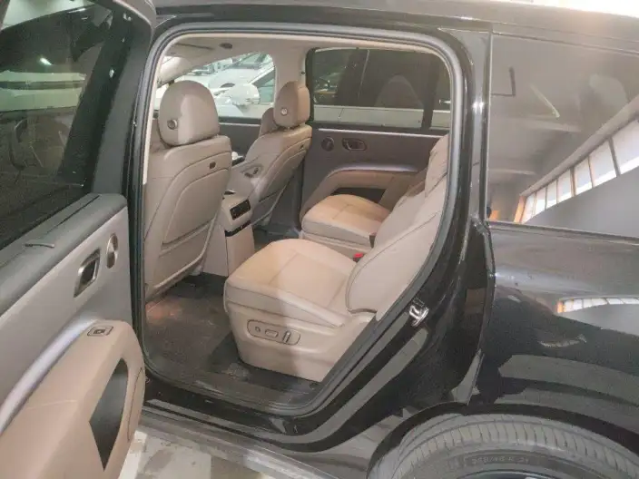 Li Auto i8 2025 Model Standard Edition – фото 9