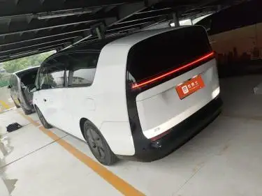 Li Auto MEGA 2024 Model Ultra Edition – фото 3