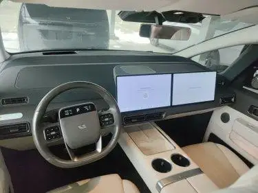 Li Auto MEGA 2024 Model Ultra Edition – фото 7