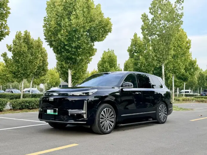 Geely M9 2025 Model 210km 4WD Pilot Edition – фото 1