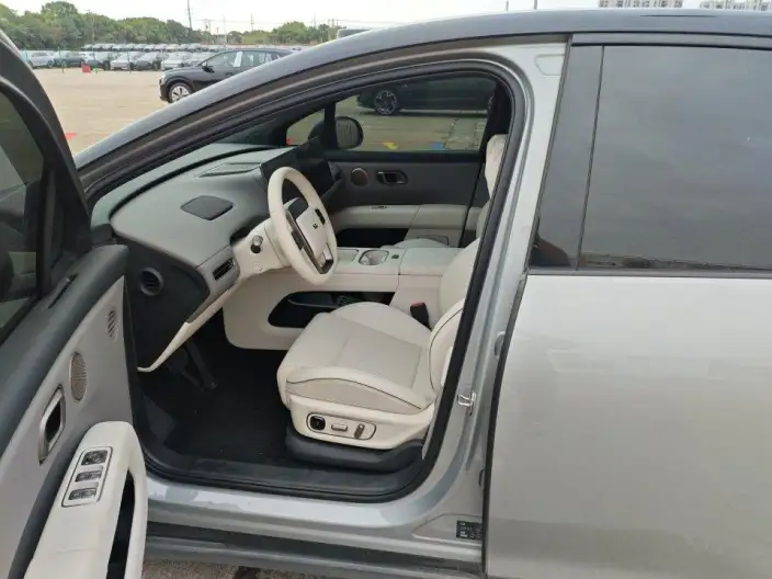 Li Auto i6 2025 Model 2WD Standard Edition – фото 8