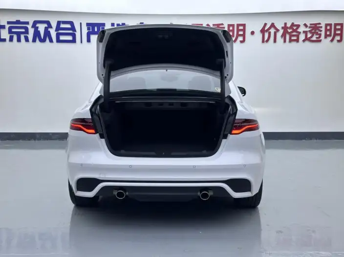 Jaguar XE L 2024 Model 2.0T 250PS R-DYNAMIC S Enterprising Sports Edition – фото 5