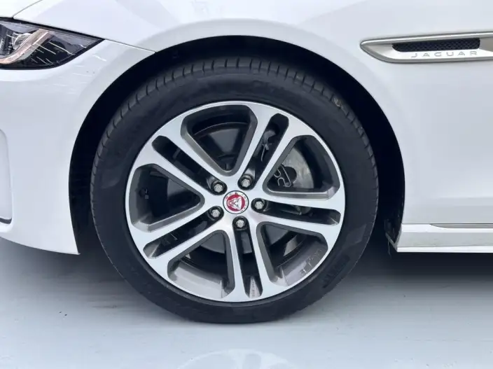 Jaguar XE L 2024 Model 2.0T 250PS R-DYNAMIC S Enterprising Sports Edition – фото 7