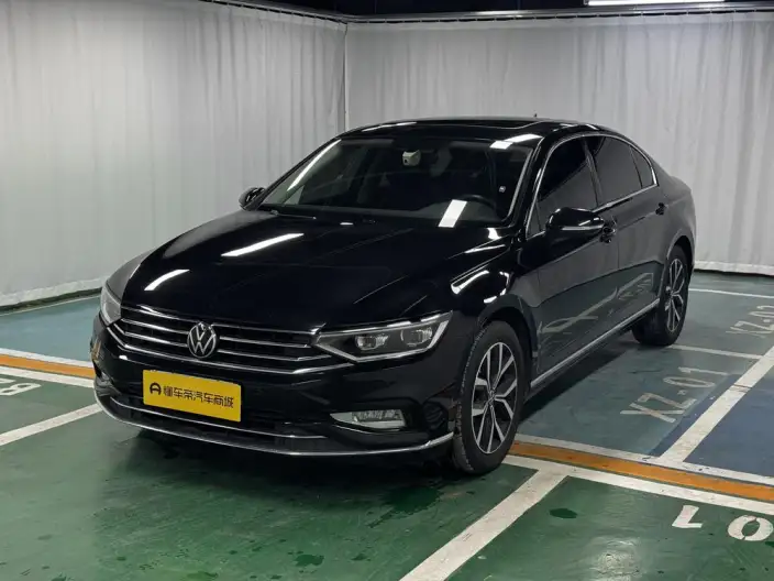 Volkswagen Magotan 2020 Model 330TSI DSG Leading Model – фото 1
