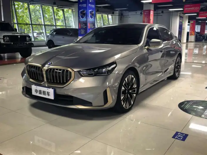 BMW 5 Series 2024 Model 530Li Exclusive Model Luxury Set – фото 1